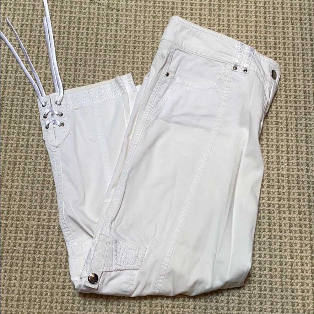 White Capri pants